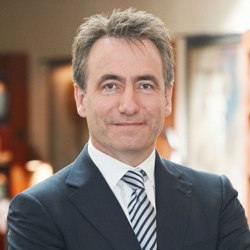 Arnoldo Valsangiacomo, gestore del fondo bilanciato flessibile Ethna-AKTIV