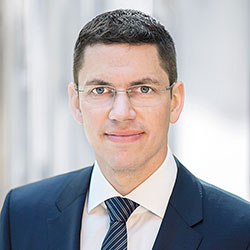 Christian Schmitt, co-lead portfolio manager del fondo Ethna-Dynamisch (Ethenea)