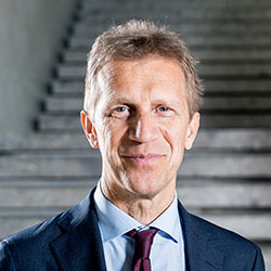 Francesco Daveri, docente di Practice of Macroeconomics e direttore del Full-Time MBA presso SDA Bocconi School of Management