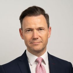 Angus Muirhead, head of equities di Credit Suisse